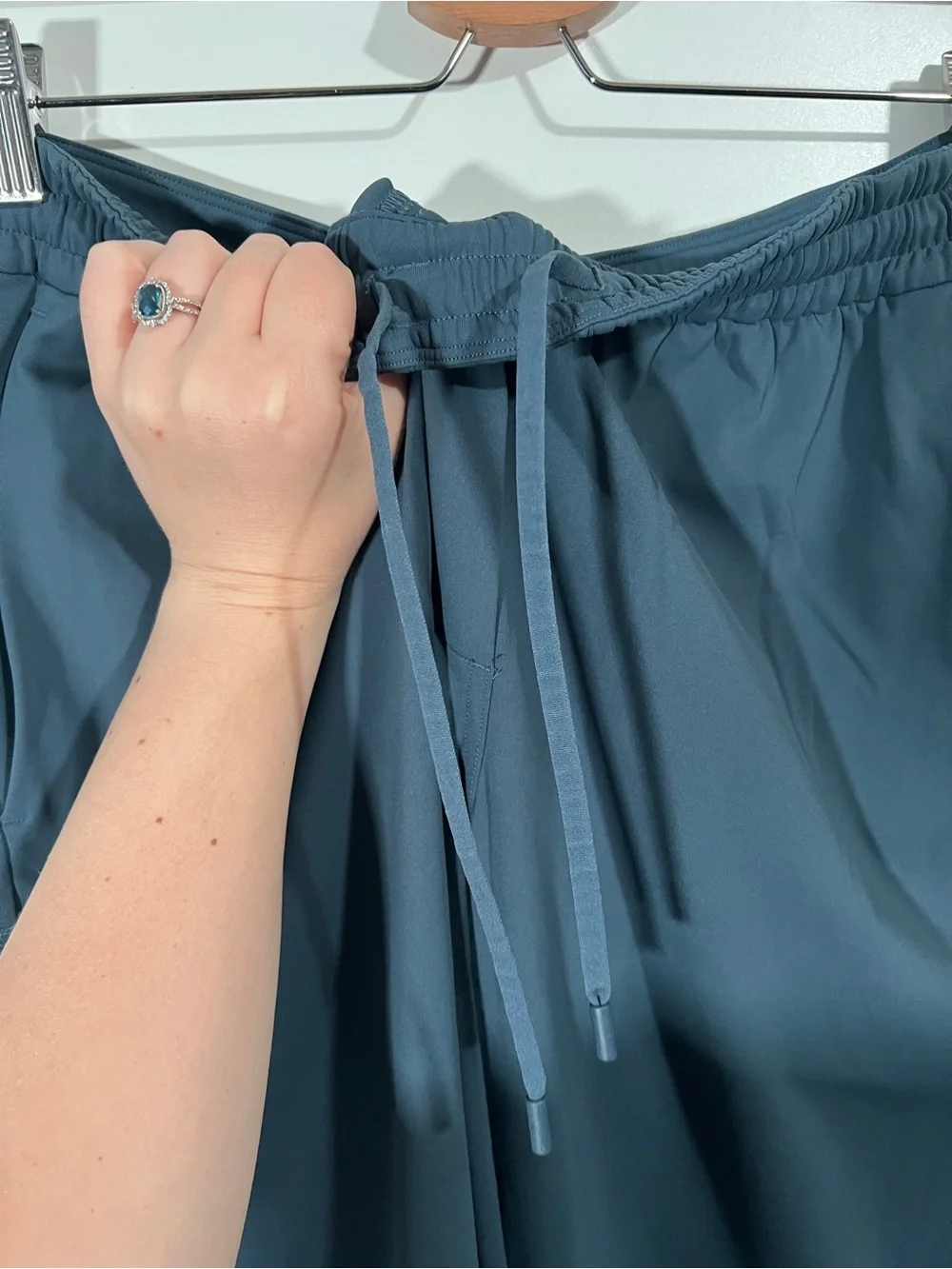 Lululemon Tapered-Leg Mid-Rise Pants 7/8 Length Luxstreme Size Medium Iron Blue